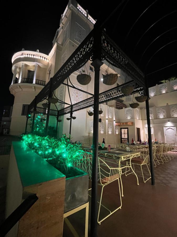 Ratnawali - A Vegetarian Heritage Hotel ชัยปุระ ภายนอก รูปภาพ