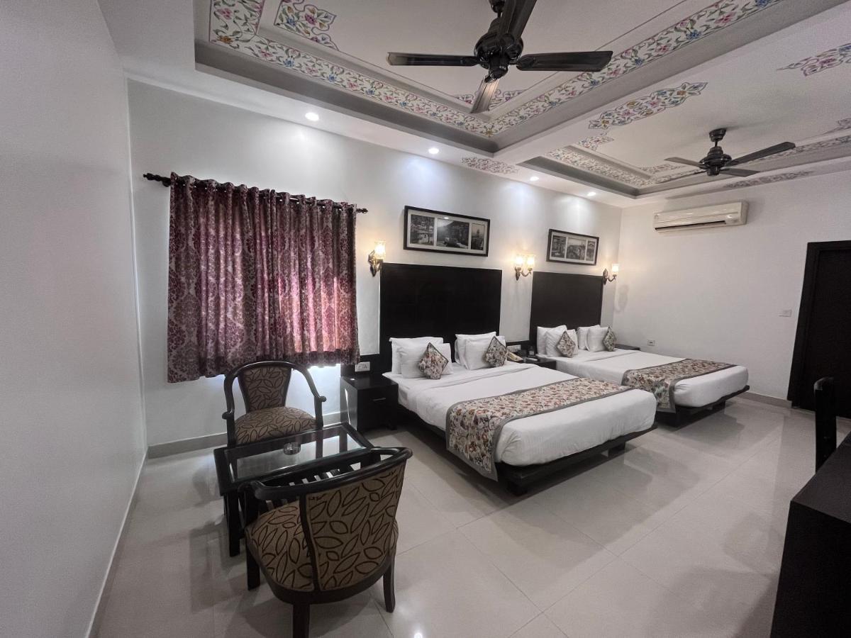 Ratnawali - A Vegetarian Heritage Hotel ชัยปุระ ภายนอก รูปภาพ