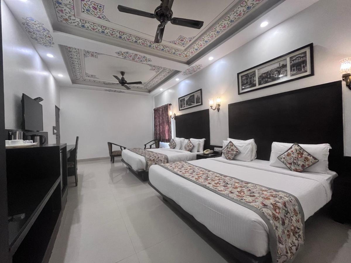 Ratnawali - A Vegetarian Heritage Hotel ชัยปุระ ภายนอก รูปภาพ
