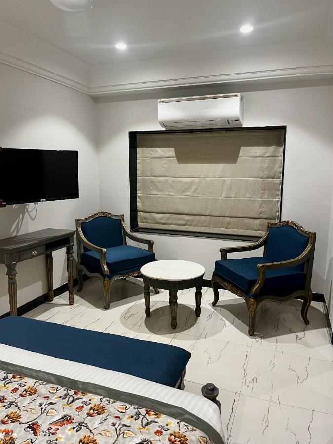 Ratnawali - A Vegetarian Heritage Hotel ชัยปุระ ภายนอก รูปภาพ