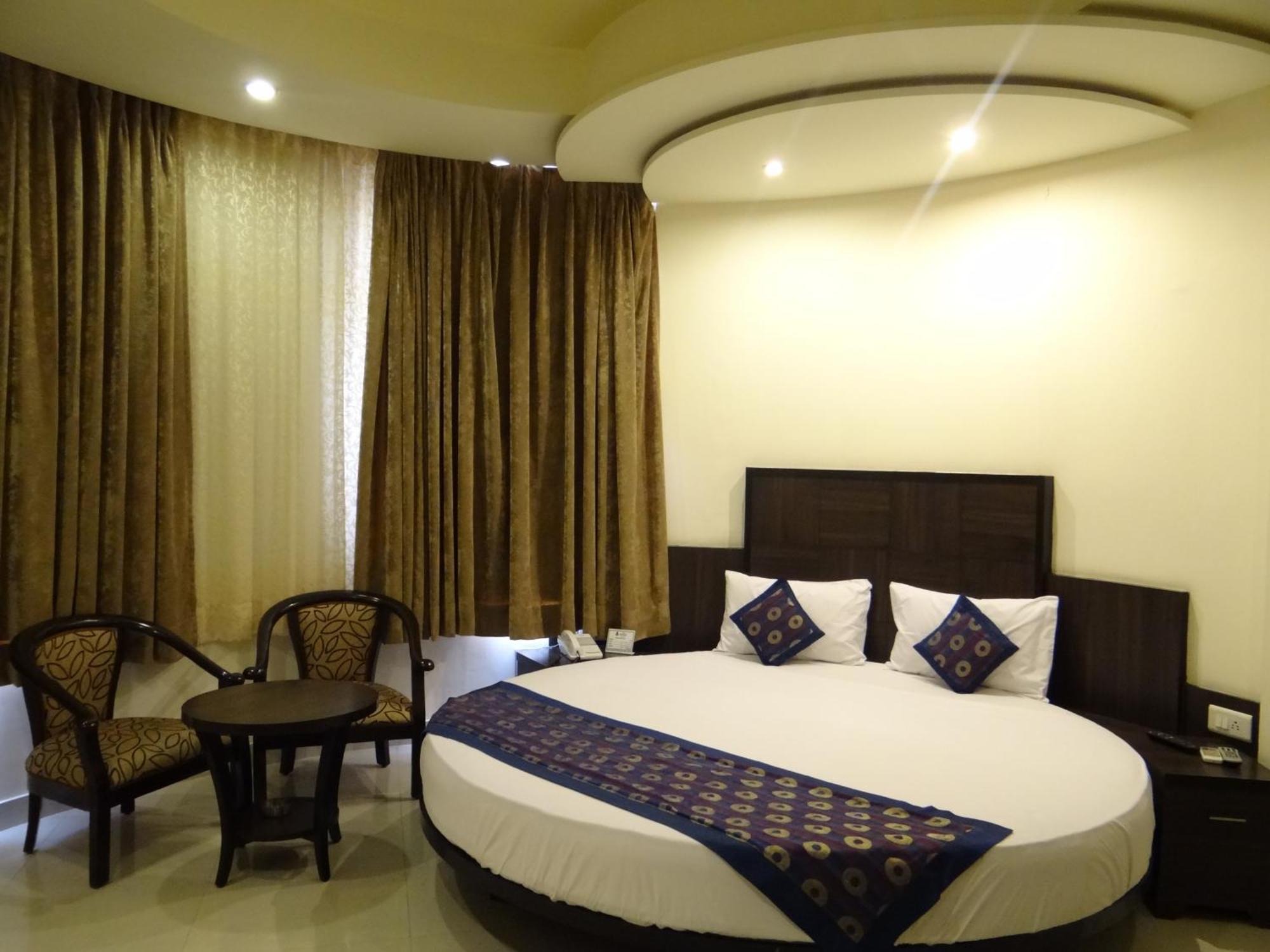 Ratnawali - A Vegetarian Heritage Hotel ชัยปุระ ภายนอก รูปภาพ