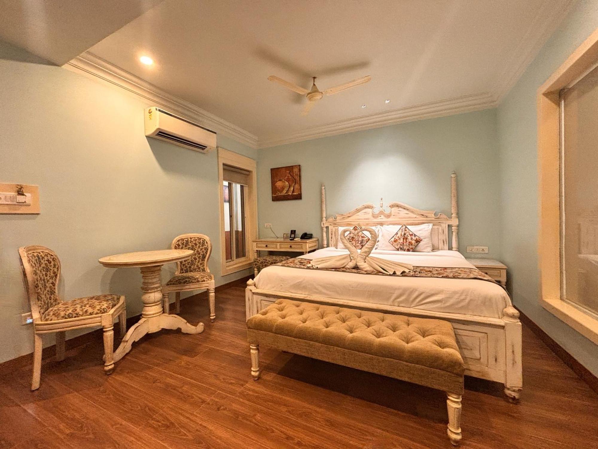 Ratnawali - A Vegetarian Heritage Hotel ชัยปุระ ภายนอก รูปภาพ