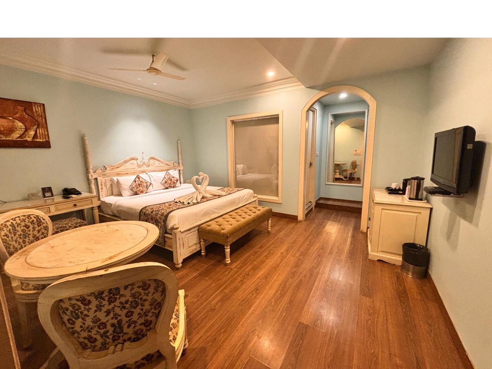 Ratnawali - A Vegetarian Heritage Hotel ชัยปุระ ภายนอก รูปภาพ