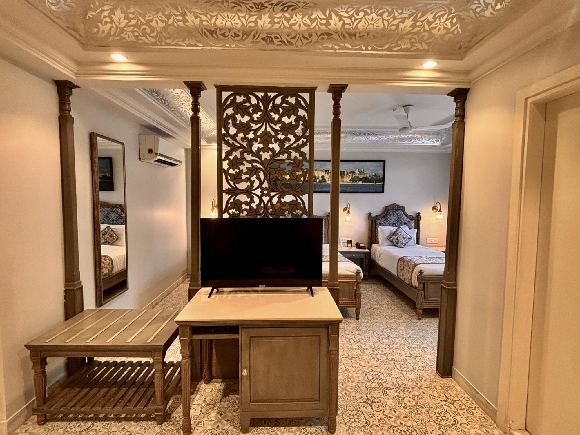 Ratnawali - A Vegetarian Heritage Hotel ชัยปุระ ภายนอก รูปภาพ