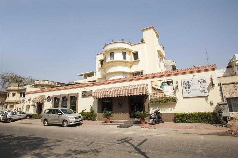 Ratnawali - A Vegetarian Heritage Hotel ชัยปุระ ภายนอก รูปภาพ