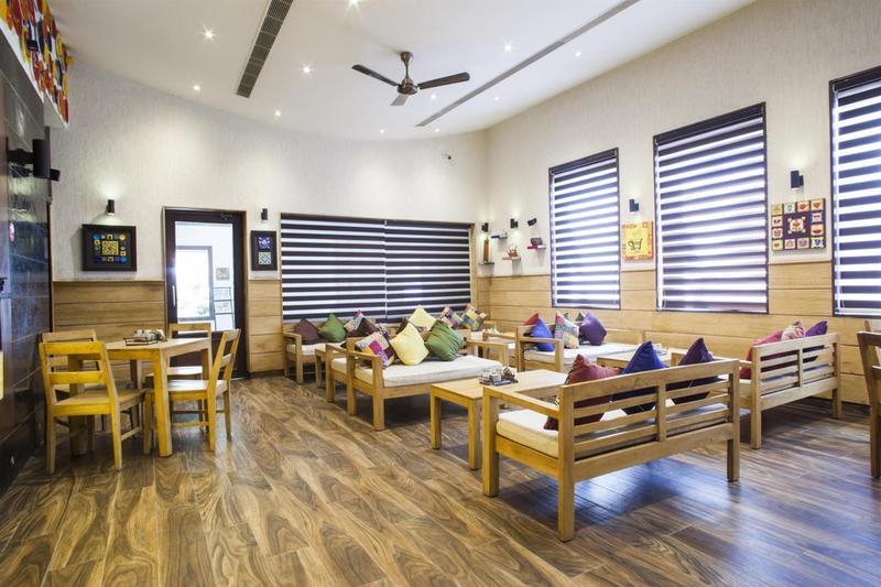 Ratnawali - A Vegetarian Heritage Hotel ชัยปุระ ภายนอก รูปภาพ