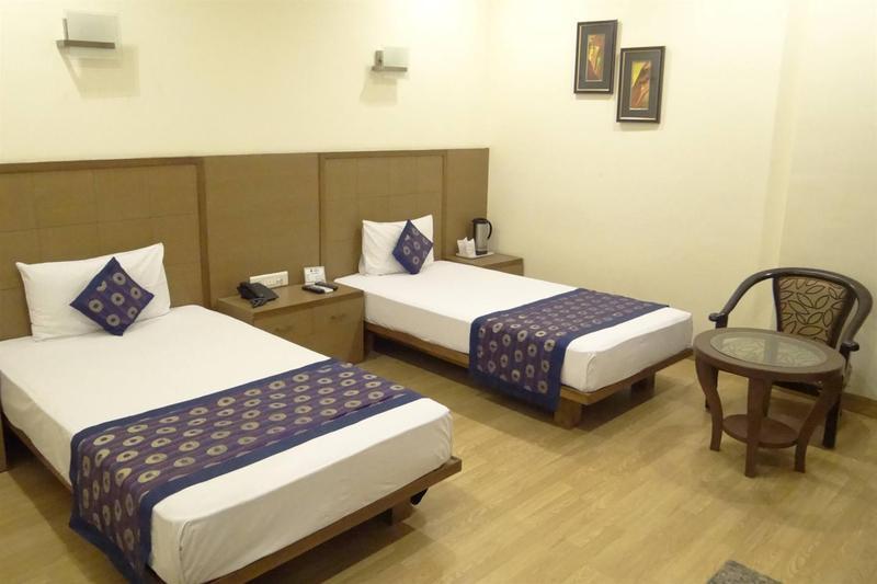 Ratnawali - A Vegetarian Heritage Hotel ชัยปุระ ภายนอก รูปภาพ